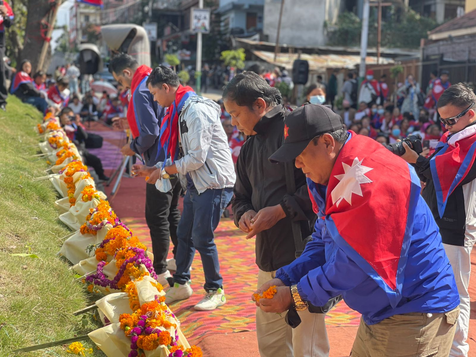 सहिदको तस्बिरमा मल्यार्पण गरेर जेनजीको माइतीघरमा सामूहिक भाइटीका