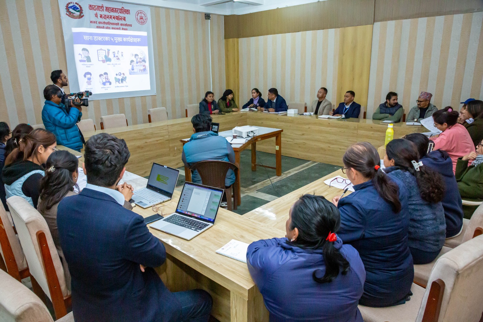 चारवटा विद्यालयमा ‘साना डाक्टर कार्यक्रम’ सञ्चालन गर्दै काठमाडौं महानगर