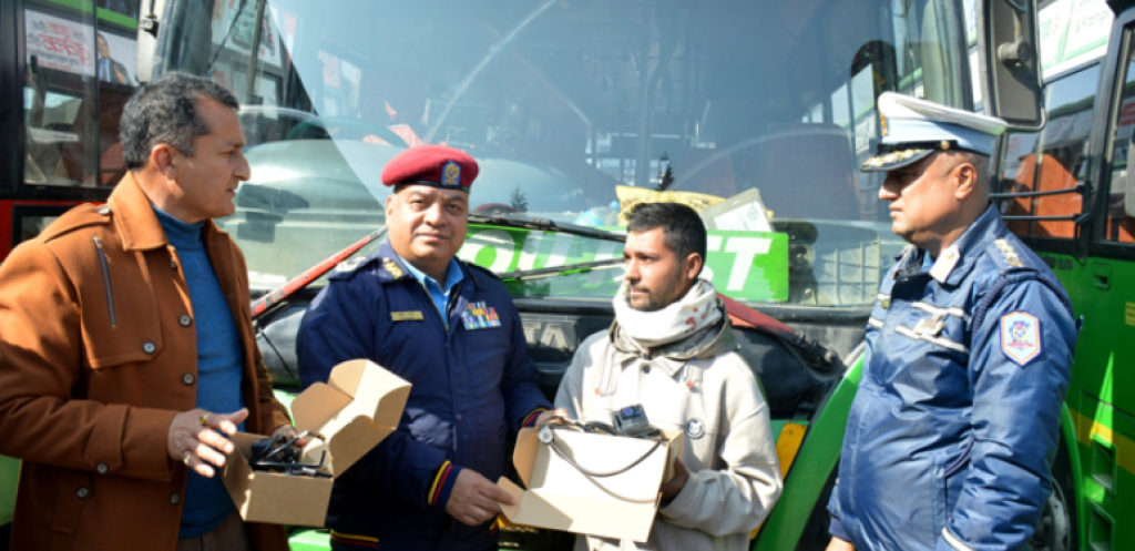 लामो दुरी चल्ने गाडीमा जीपीएस जडान