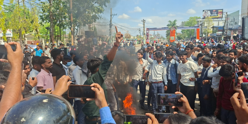 आन्तरिक विवादले परीक्षा रोकिएपछि वीरगञ्जको हरि खेतान क्याम्पस तनावग्रस्त