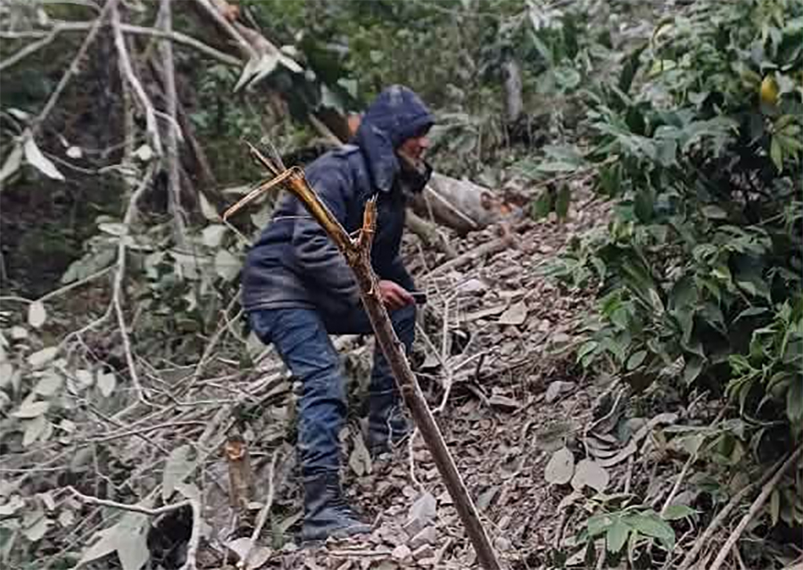 जोर्ते उकालोमा टिप्पर दुर्घटना, २५० मिटर तल खस्दा चालकको ज्यान गयो !