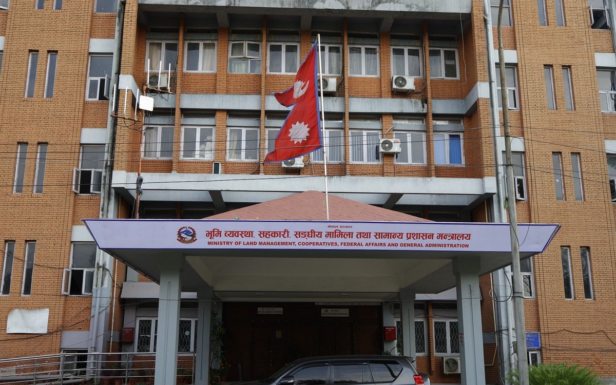 Ministry's directive to vacate trade union buildings built on government land within three days